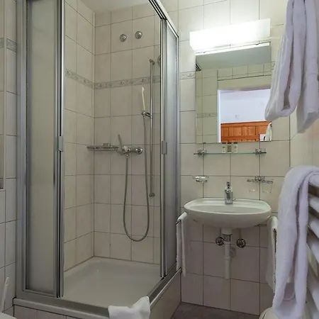 فندق Davos Inn (Adults Only)