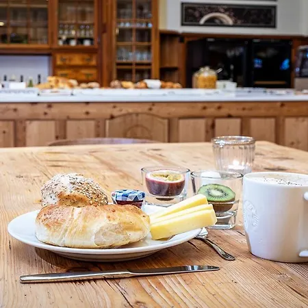 Davos Inn (Adults Only) فندق